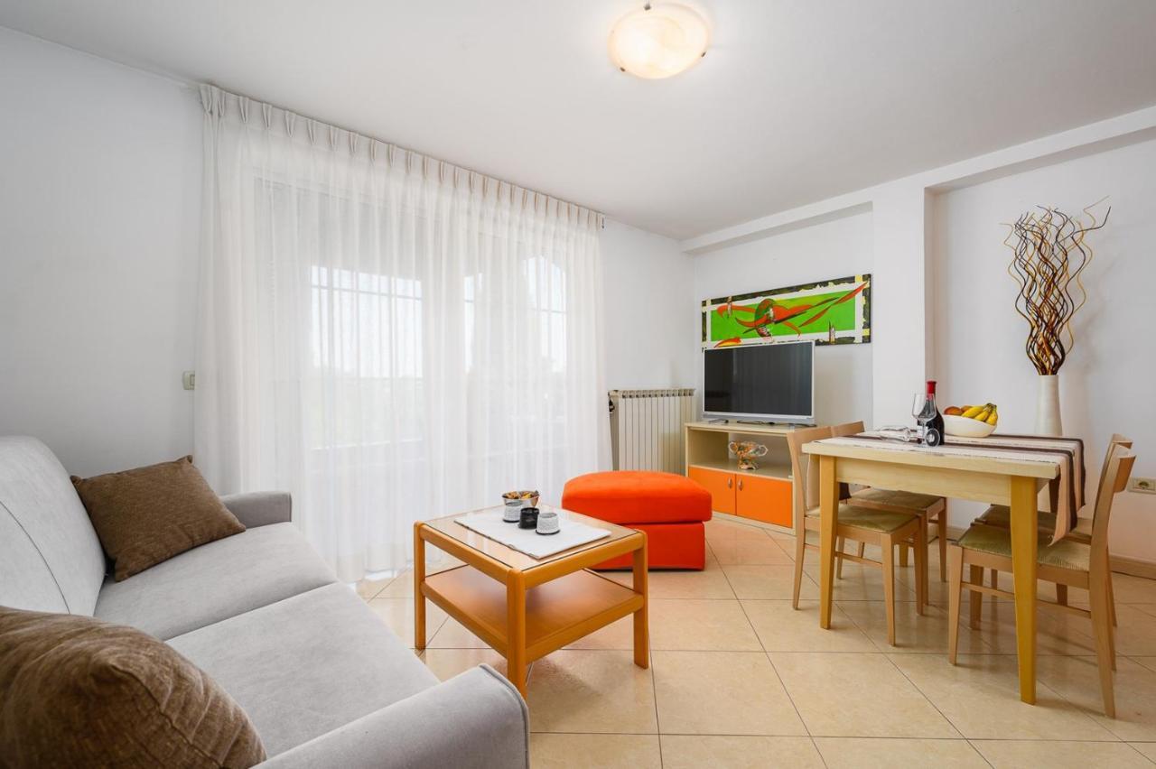 House With Apartments Dragica Umag Buitenkant foto