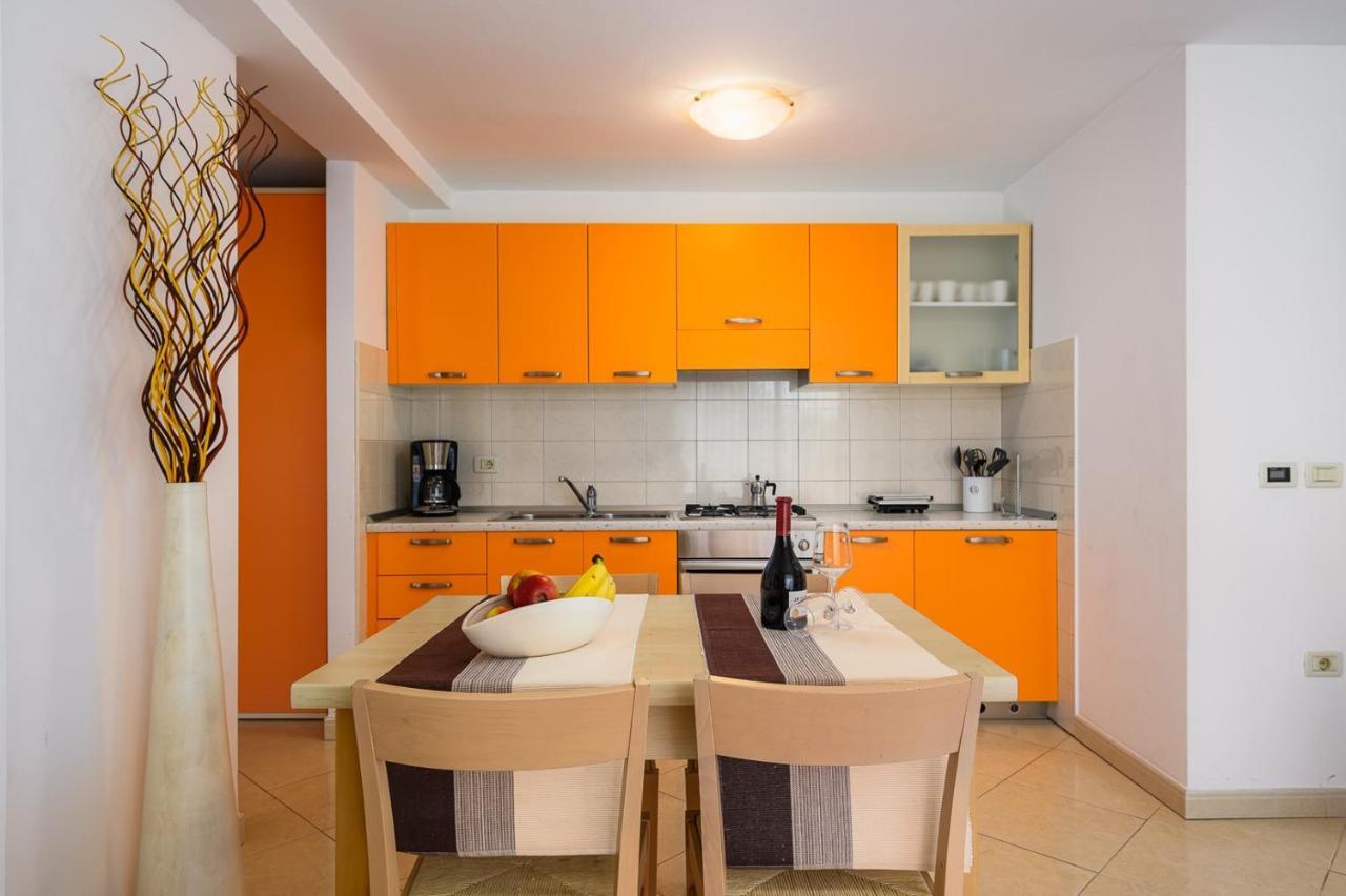 House With Apartments Dragica Umag Buitenkant foto