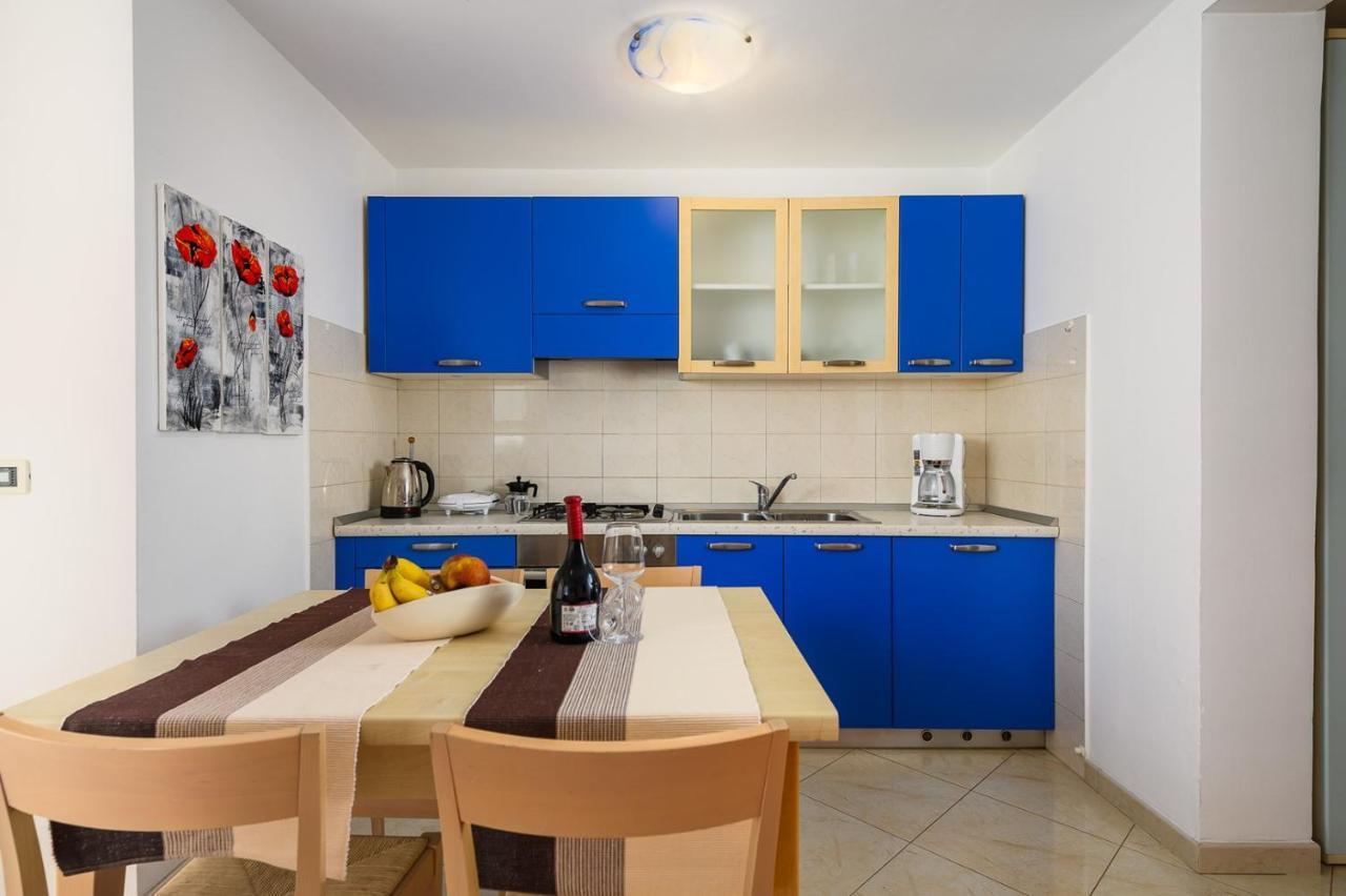 House With Apartments Dragica Umag Buitenkant foto
